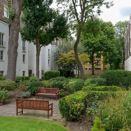 Gloucester Gardens London Exterior photo
